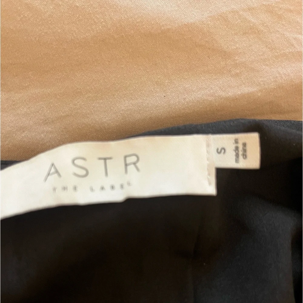 ASTR The Label, Floral Long Sleeve Dress - Picture 12 of 17